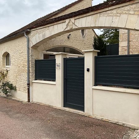 Logis Du Faubourg Petite Maison De Charme, Tranquille, Calme Et Lumineuse Val-de-Mercy Esterno foto