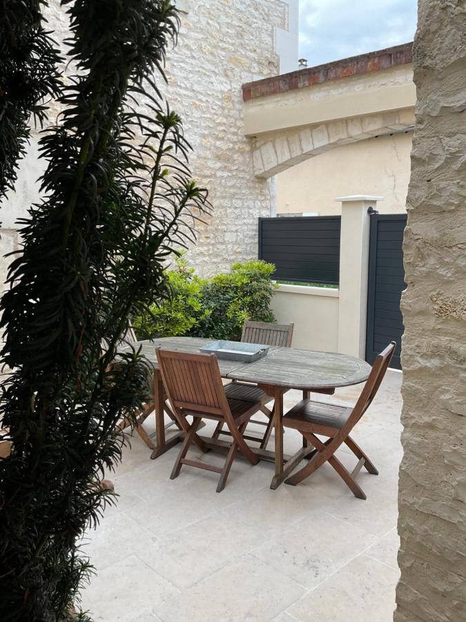 Logis Du Faubourg Petite Maison De Charme, Tranquille, Calme Et Lumineuse Val-de-Mercy Esterno foto