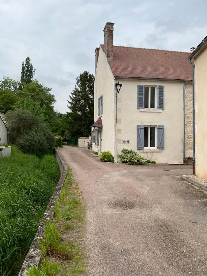Logis Du Faubourg Petite Maison De Charme, Tranquille, Calme Et Lumineuse Val-de-Mercy Esterno foto