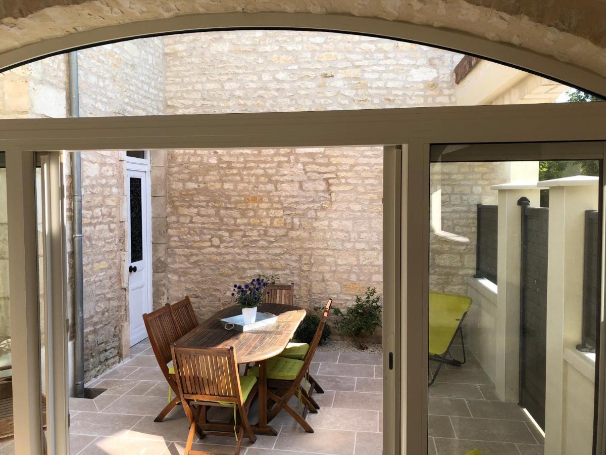 Logis Du Faubourg Petite Maison De Charme, Tranquille, Calme Et Lumineuse Val-de-Mercy Esterno foto